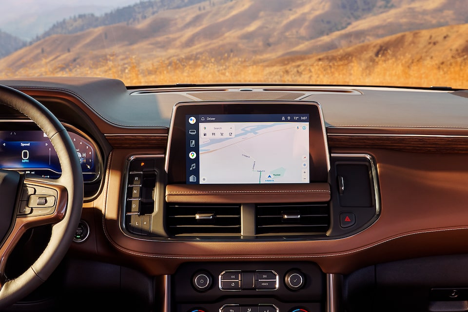 L’écran tactile du système d’infodivertissement du Chevrolet Tahoe 2024.