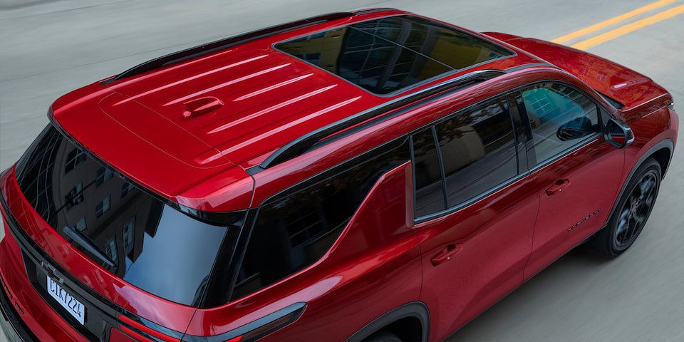 Top-side view of the 2024 Chevrolet Traverse exterior sunroof.