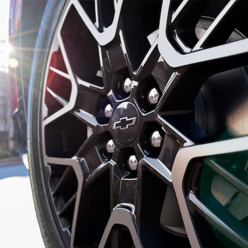 Close up view of the aluminum wheels on the 2025 Chevrolet Blazer.