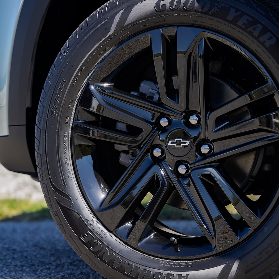 2025 Chevrolet Trax wheel close-up.