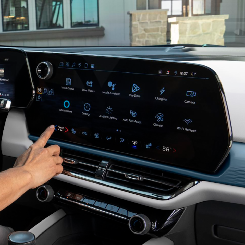 Infotainment touchscreen of the 2024 Chevrolet Equinox EV.