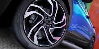 Close-up view of the sleek aluminum wheels of the 2024 Chevrolet Trailblazer.