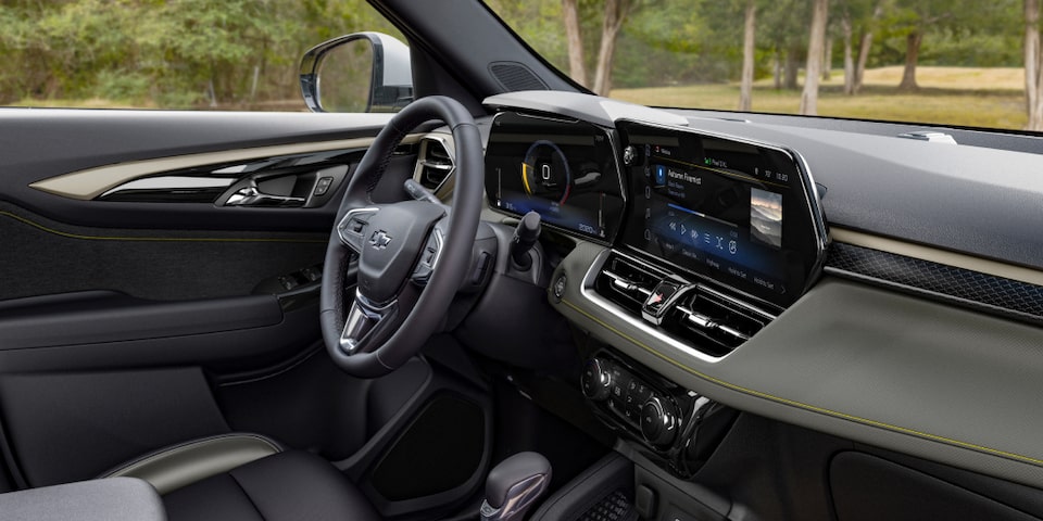 Front passenger's perspective of the interiors of the 2024 Chevrolet Trailblazer.