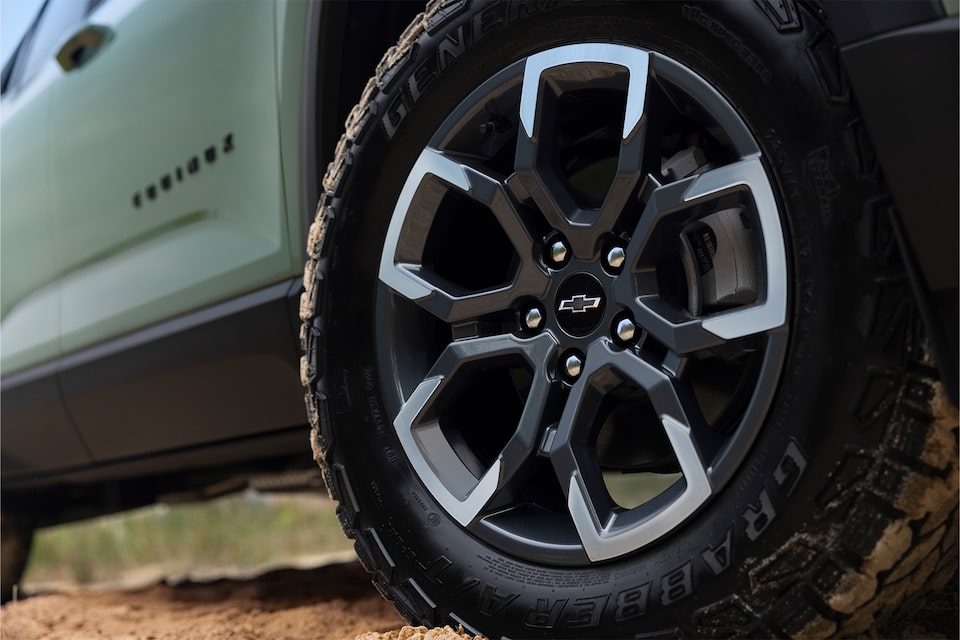 Close up view of the back wheel of the 2025 Chevrolet Equinox compact SUV.