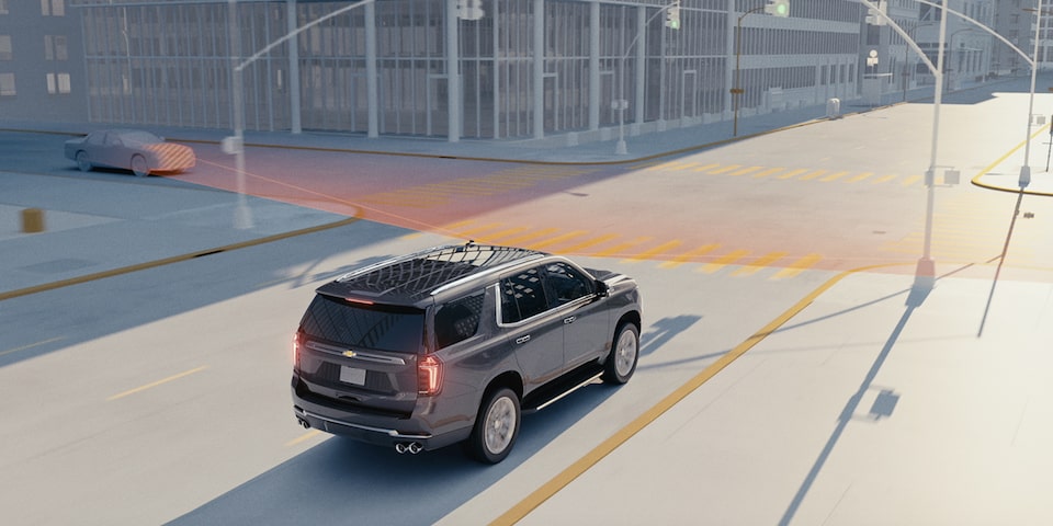 Vidéo de démonstration d’une caractéristique de sécurité du Chevrolet Suburban 2025 : freinage d’urgence automatique. 