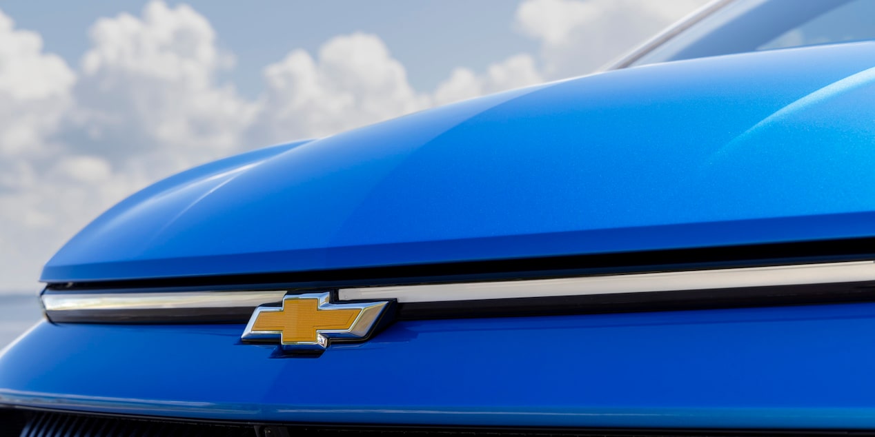 Close-up view of the Chevrolet emblem on the front of the 2025 Chevrolet Equinox EV.