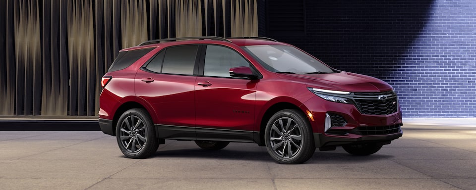 The 2021 Chevrolet Equinox RS Small SUV Right Side View.